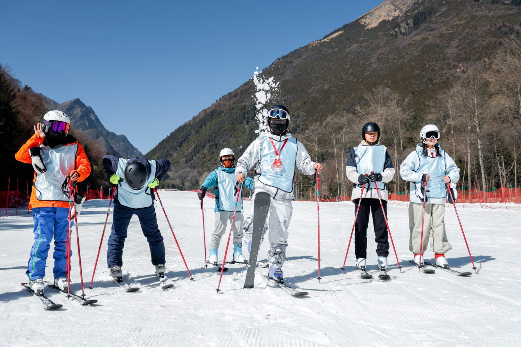 四川阿坝州举办滑雪二级社会体育指导员培训 夯实冰雪人才基础(图3)